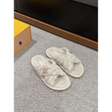 Louis Vuitton Slippers